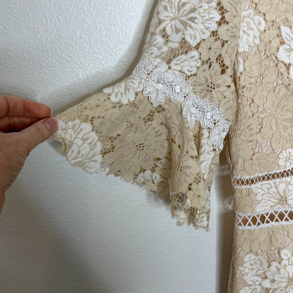 Saylor Maggy Lace Dress Size L Beige Ivory Flared Hemline Floral Deep V Neck - Picture 6 of 8